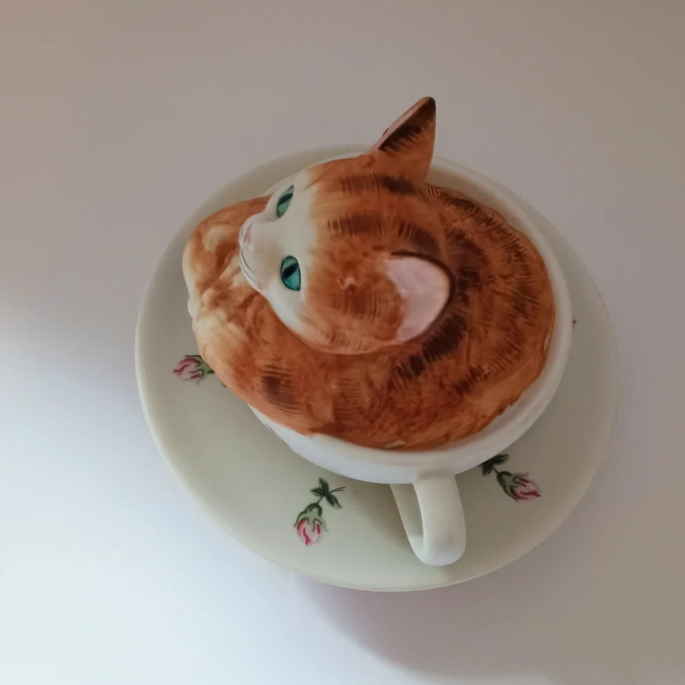 Vintage Bisque Kitten In A Tea Cup Music Figurine Mann